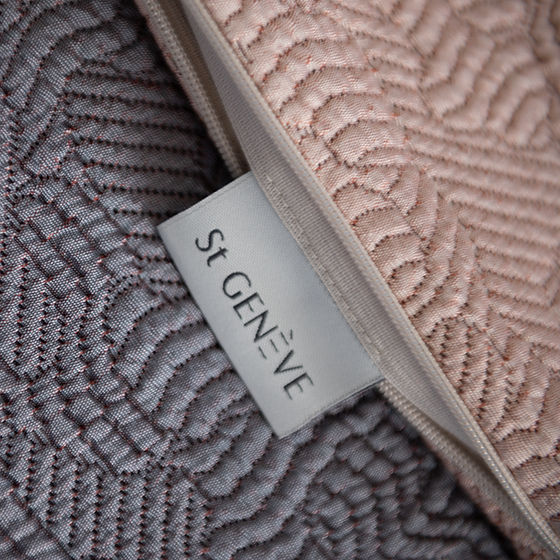 Zora | Matelassé – 74% Giza Egyptian Extra-Long Staple Cotton / 26% Silk by St Genève