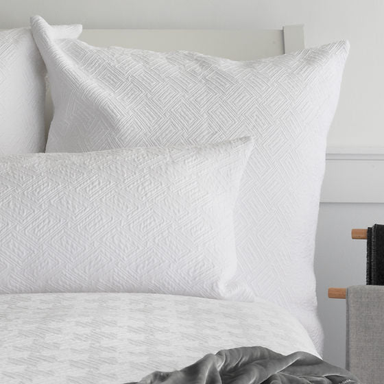 Scala white | Matelassé BY St Genève