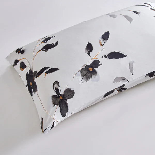 Maki Duvet Cover Set – 300 Thread Count, 100% Combed Cotton Sateen
