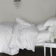 James Bay Canadian Wild Goose Down Duvet – 700+ Loft, 400 Thread Count, 100% Cotton Jacquard Cover, by St Genève