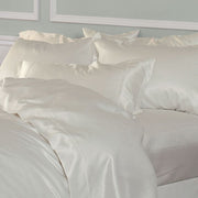Avorio Silk Sheets – 100% Silk, 411 Thread Count | St Genève