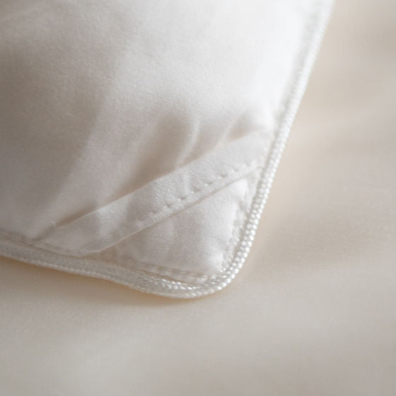 Silk Duvet | 100% Hand-Layered Tussah Silk with Lyocell Sateen Cover, 300TC by St Genève silk fill