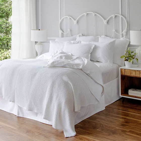 Michelle Waffle Coverlet white  – 100% Long-Staple Cotton | St. Genève