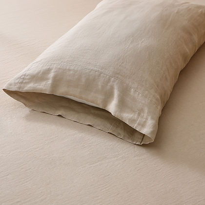Close-up of Highland Feather French Linen fabric – 165 GSM European Flax Certified, Naturally Soft & Moisture-Wicking