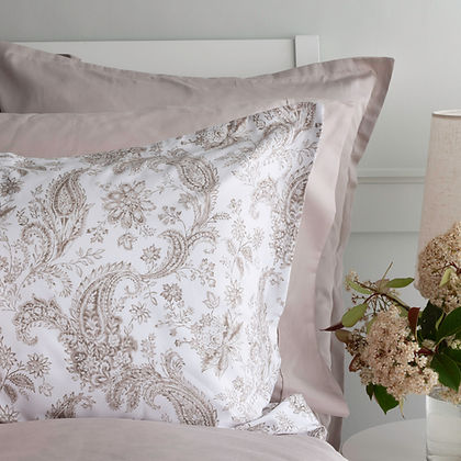 Melody Printed Sateen Duvet Cover folded – St. Genève 340 thread count cotton
