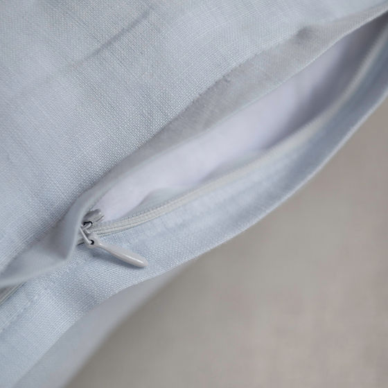 Echo linen pillowcase detail showing hidden zipper closure - St Genève