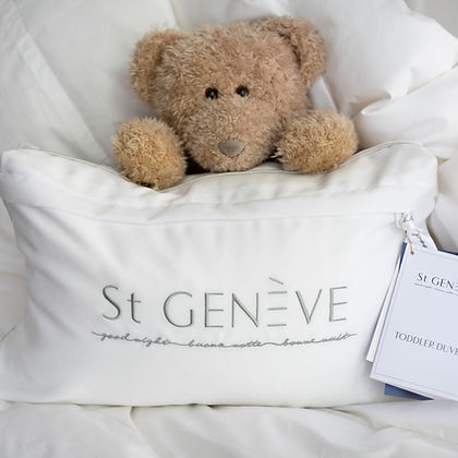 St Genève Toddler Duvet – Cozy & Breathable Natural Down, 400 TC Dust Mite-Proof Cotton Cover, Machine Washable – Ages 1+