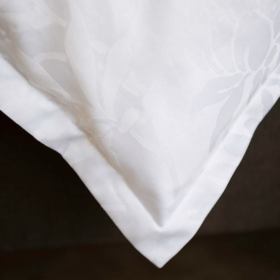 Giza 92 Flora Jacquard Duvet Cover – 100% Egyptian Extra Long-Staple Cotton, 400 TC / 800 Strand | St Genève
