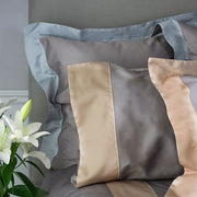 Close-up of Capri Cambridge contrast band — 300TC Egyptian cotton sateen, 1