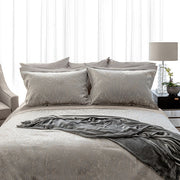 Contessa Sterling Jacquard Duvet Cover – 33% Silk / 31% Long-Staple Cotton / 36% Viscose | St Genève”