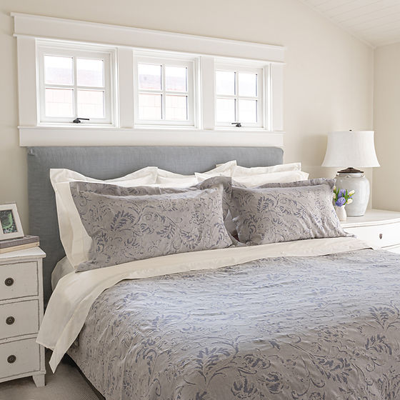 Willow | Jacquard Duvet Cover – Lapis, 74% Egyptian Long-Staple Cotton / 26% Linen by St Genève”
