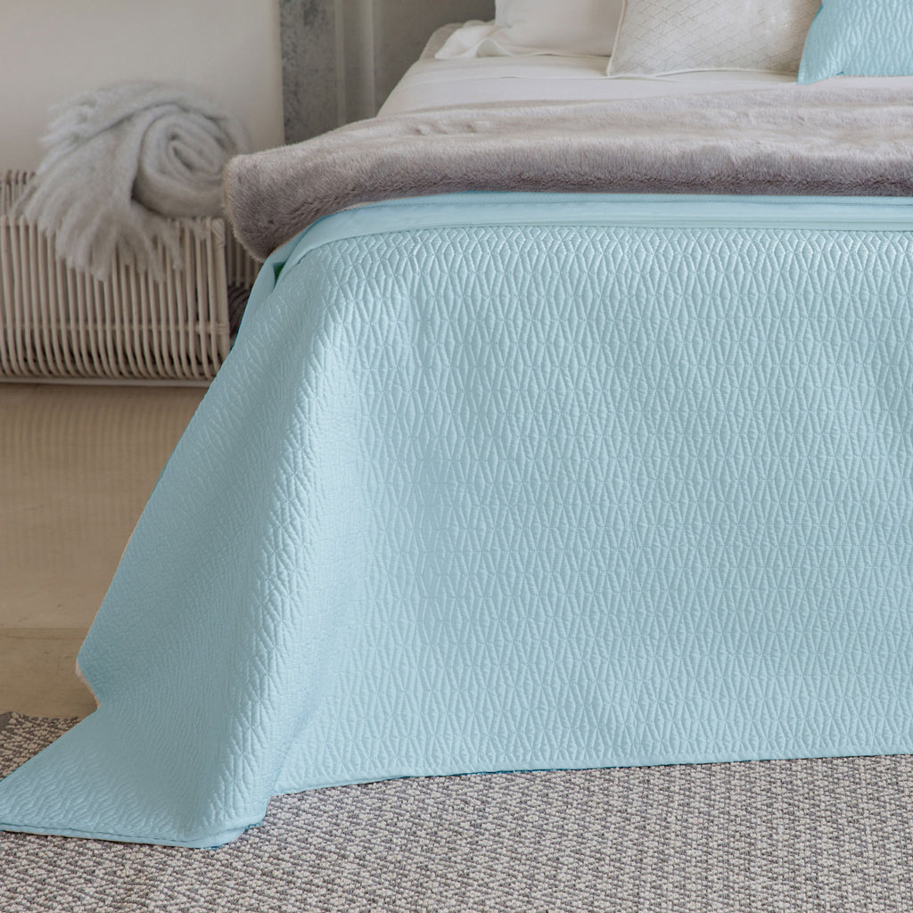 DIAMOND MISTY BLUE COTTON COVERLET SET