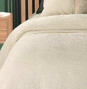 close Barbara Cream Textured Quilt – 100% Polyester Velvet