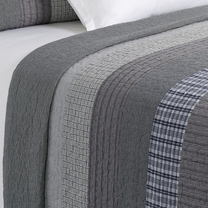 Edward Striped Reversible Quilt – 100% Cotton Outer Shell