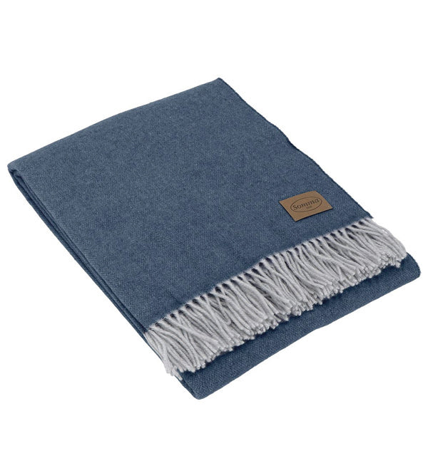 Close-up of Gold Throw texture – 250 GSM Wool, Polyamide, Viscose & Cashmere blend, Made in Italy