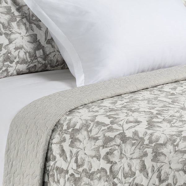 Maison Grey & White Floral Quilt – 100% Cotton Exterior