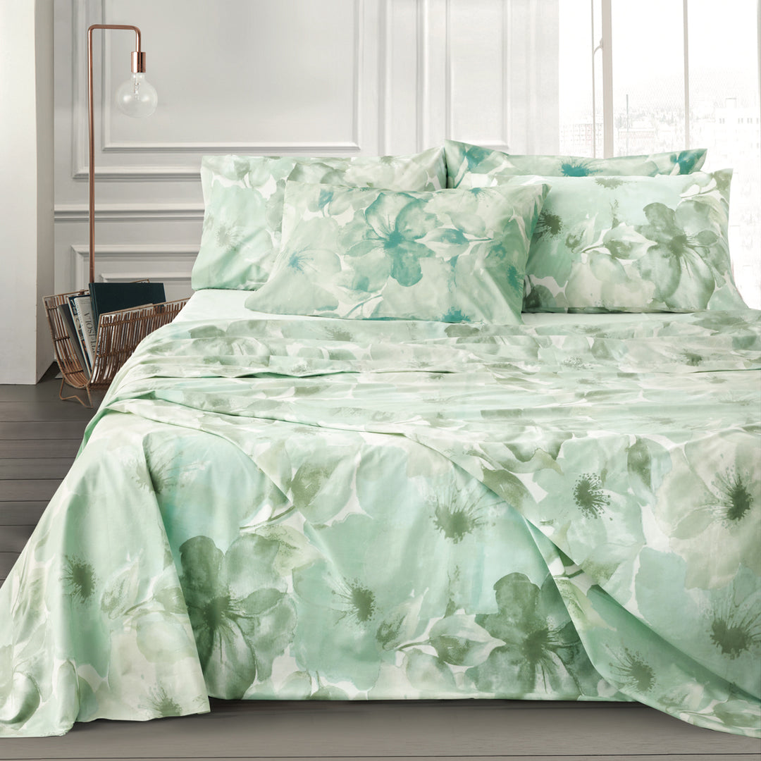 Odette duvet cover and sheet set in 100% long-staple cotton with elegant embroidered detail