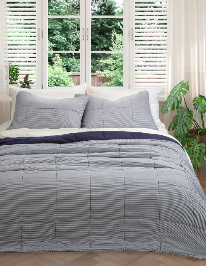 Tagliatelle blue striped reversible quilt – 100% Cotton Outer Shell