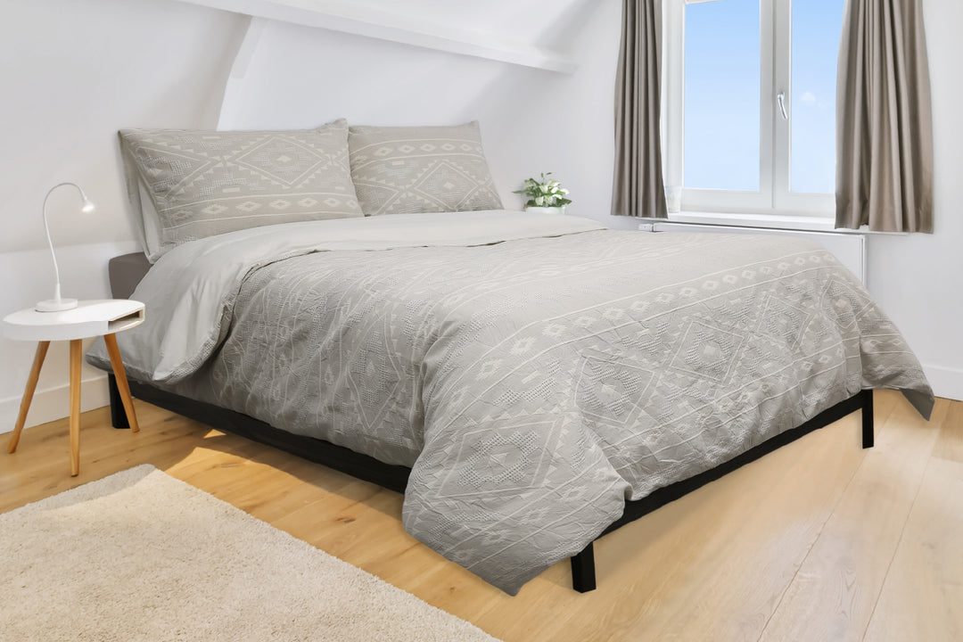 Woodrow Duvet Cover Set – 100% Cotton Yarn-Dyed Jacquard