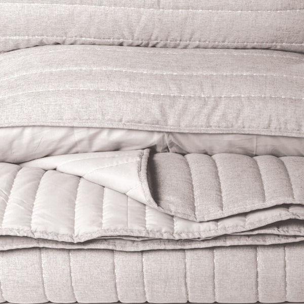 Dumpling Natural Stitched Quilt – Front 100% Polyester, Back 100% Microfiber