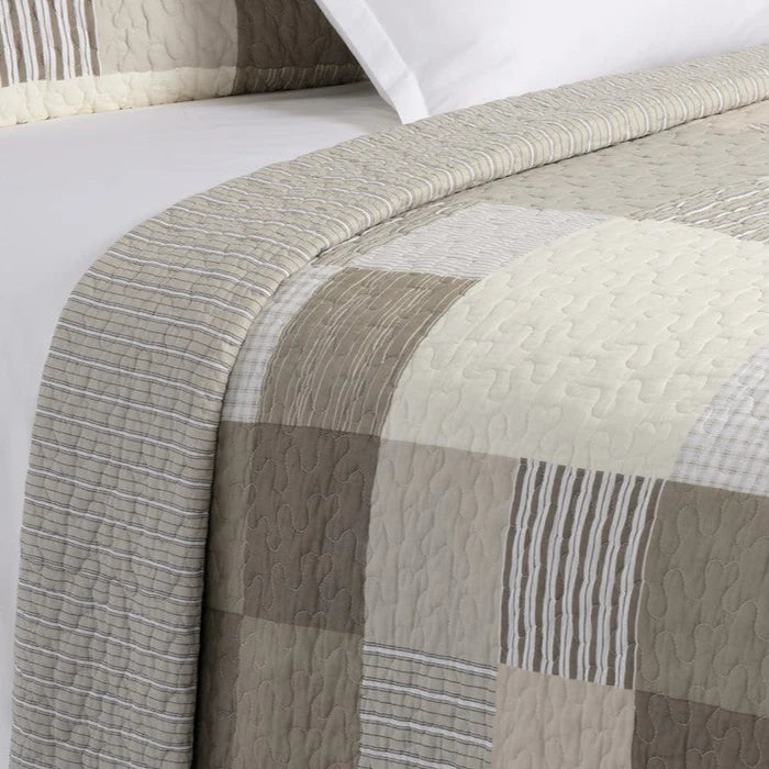 Latte Reversible Plaid Quilt – 100% Cotton Outer Shell