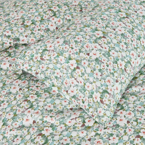 Teryn duvet cover set pillowcase with housewife fold and matching floral print